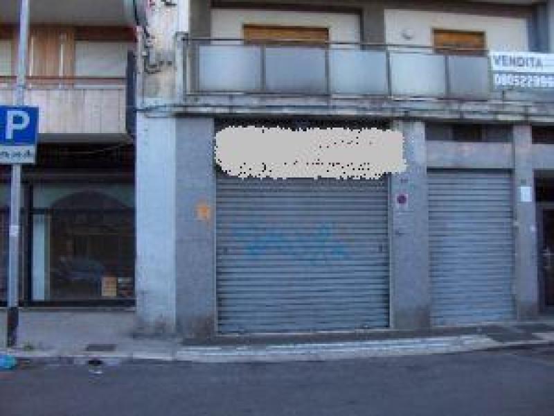 Vendesi Locale Commerciale a Bari s. pasquale