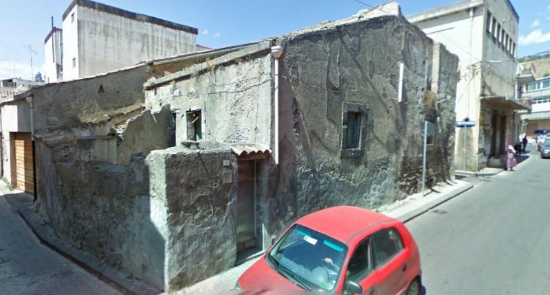 Vendesi Casa Indipendente a Calatabiano via vittorio veneto