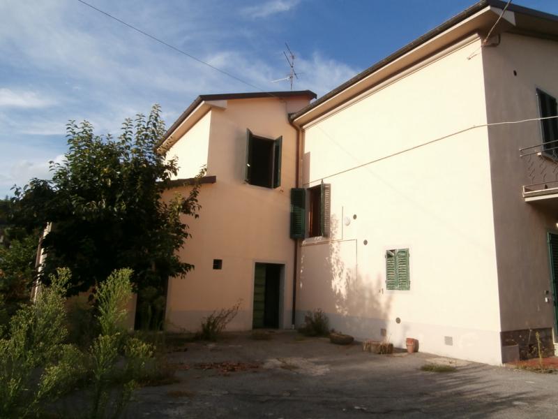 Vendesi Villa Singola Villino a Serravalle Pistoiese masotti