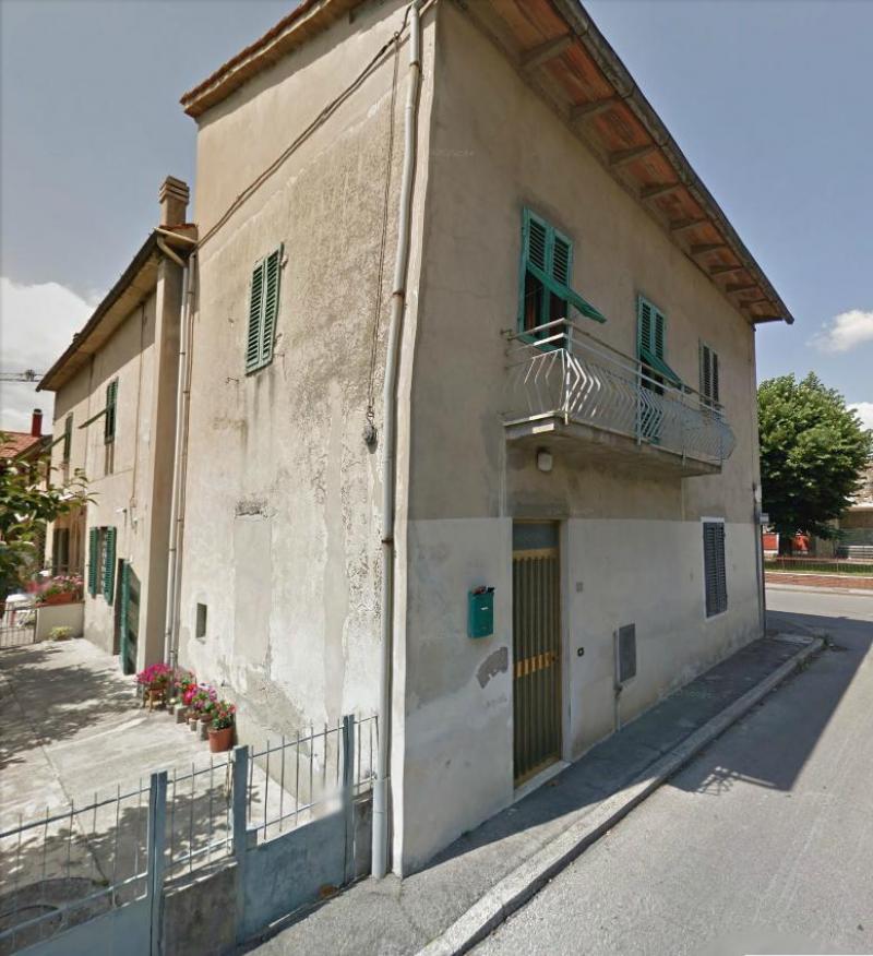 Vendesi Casa Indipendente a Agliana via roma