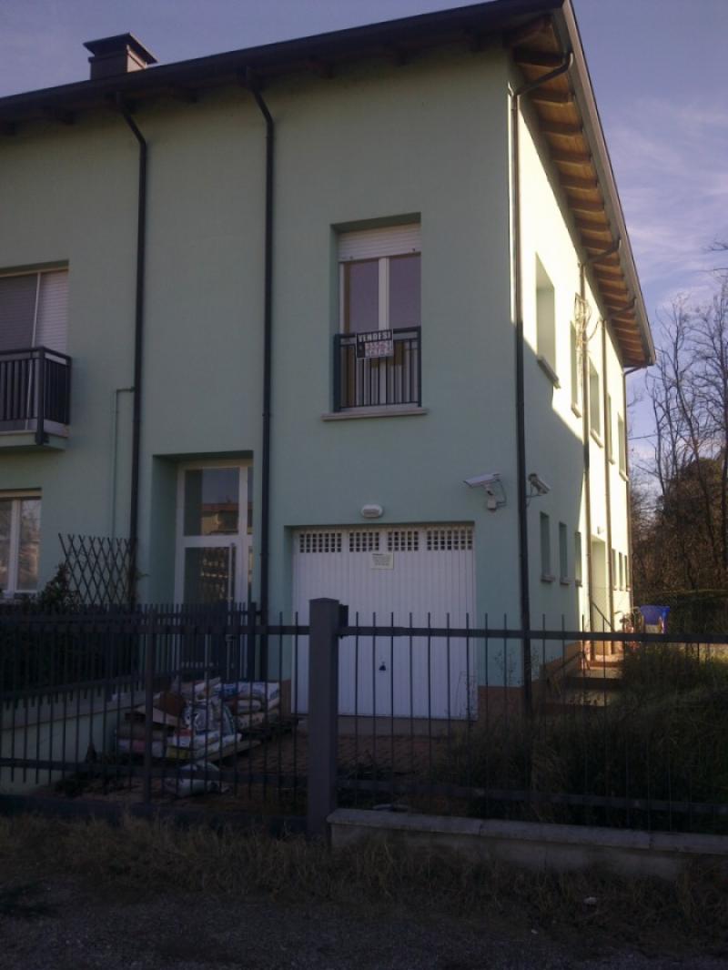 Vendesi Casa Semindipendente a Parma via cimabue 14
