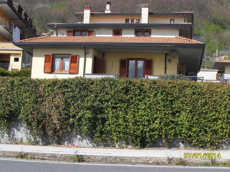 Vendesi Villa Singola Villino a Monteforte Irpino via  nazionale 109