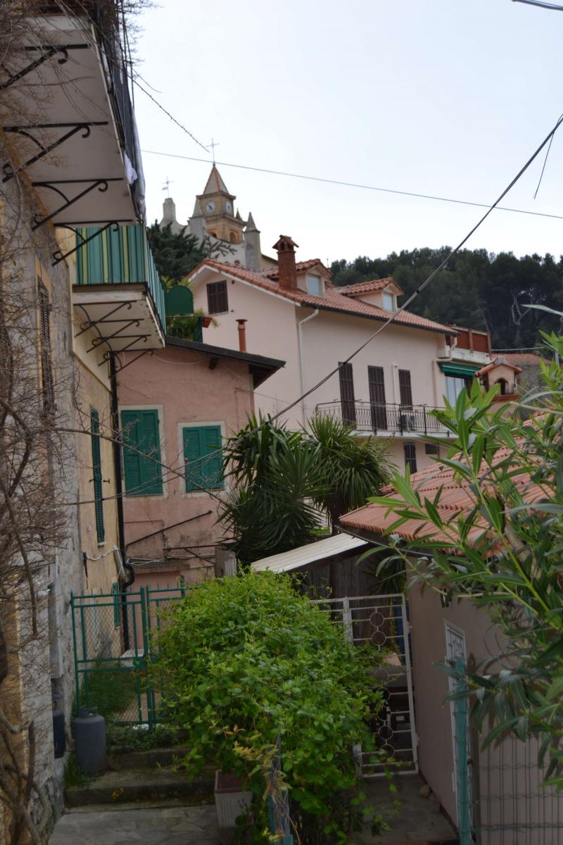 Vendesi Casa Indipendente a Ventimiglia la mortola superiore localita   ciotti