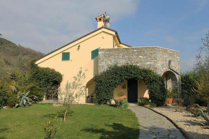 Vendesi Villa Singola Villino a Garlenda localit prati 23
