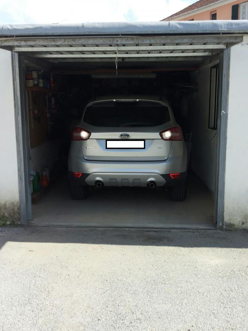Vendesi Garage Box Posto Auto a Genova via san quirico 16163