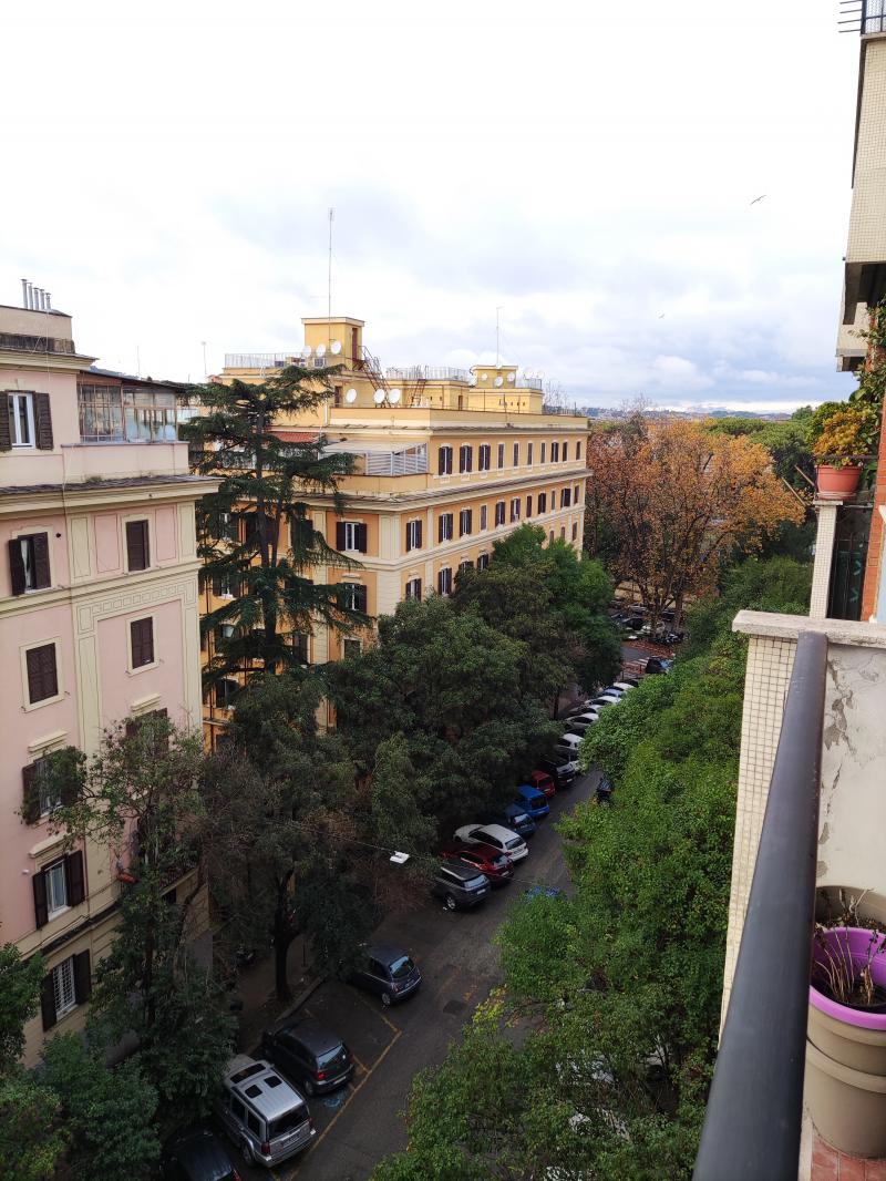 Vendesi Appartamento a Roma via donatello 