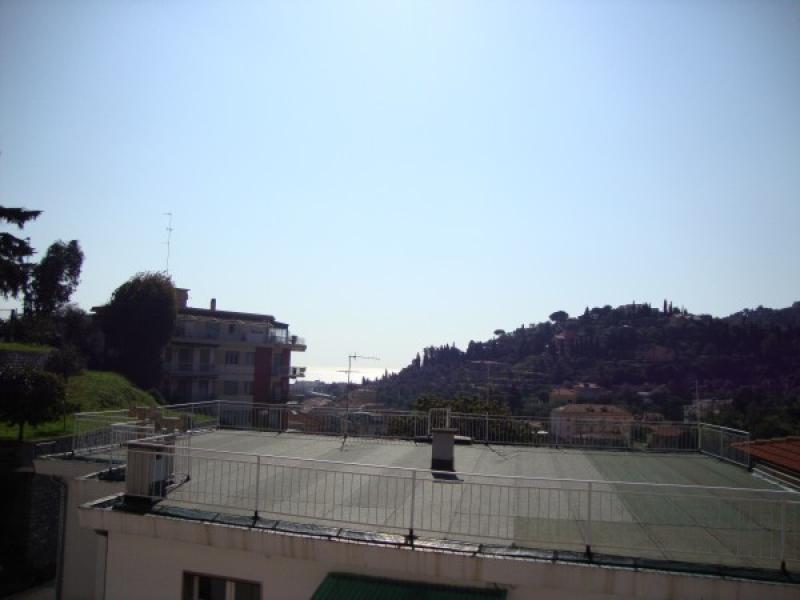 appartamento con ampia terrazza