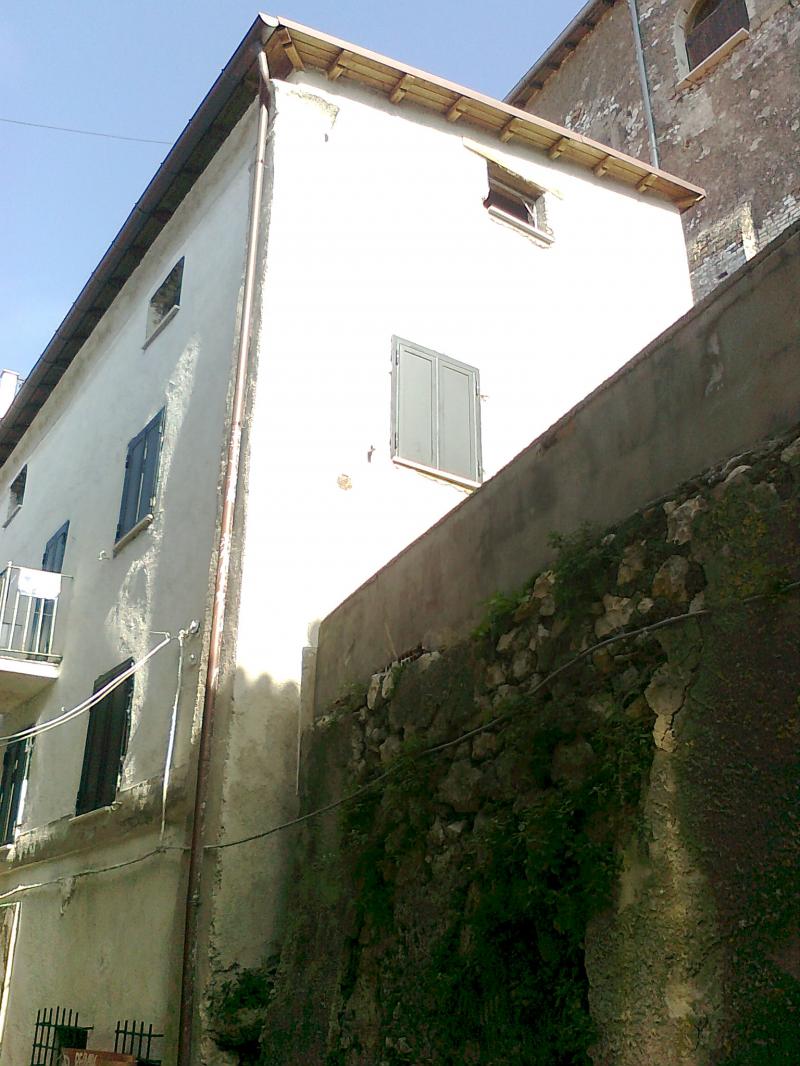 Vendesi Appartamento a Rocca Massima via vicolo storto
