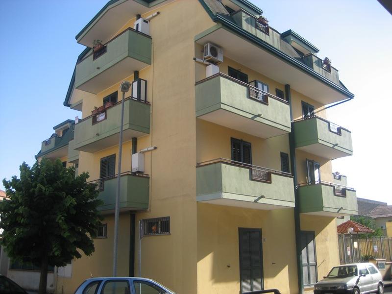 Vendesi Appartamento a Portico Di Caserta via roma