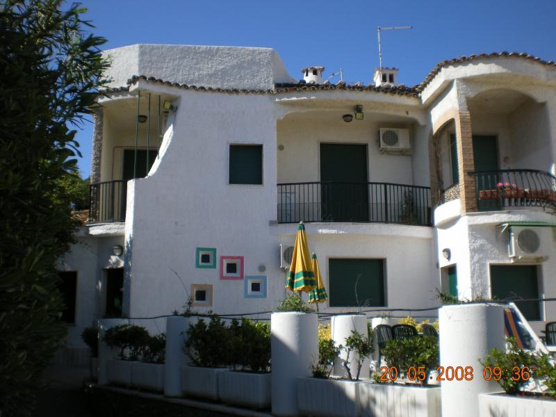 vendo attività di residence ed ristorante ad €. 250.000 e con contratto di affitto €. 2.500 mensili.