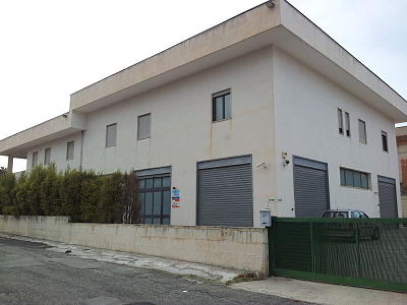 monopoli, locale commerciale ed uffici fittasi