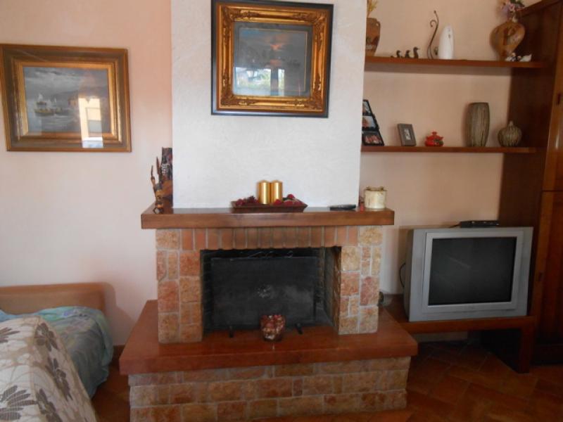 vh319 pistoia vendita porzione bifamiliare con giardino
