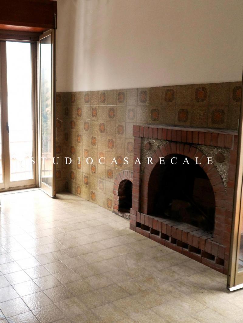 in corte , duplex con terrazzo e camino