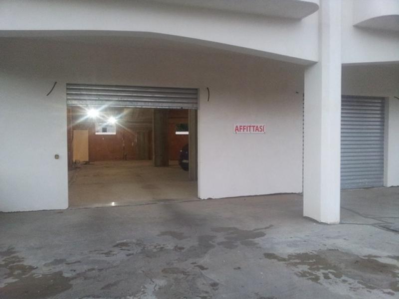 gioia tauro affitta: locale commerciale zona filicuso 
