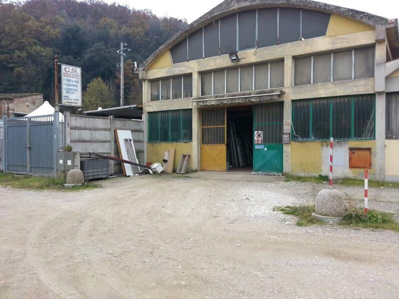 Vendesi Capannone Industriale a Montelupo Fiorentino via tosco romagnola nord, 18