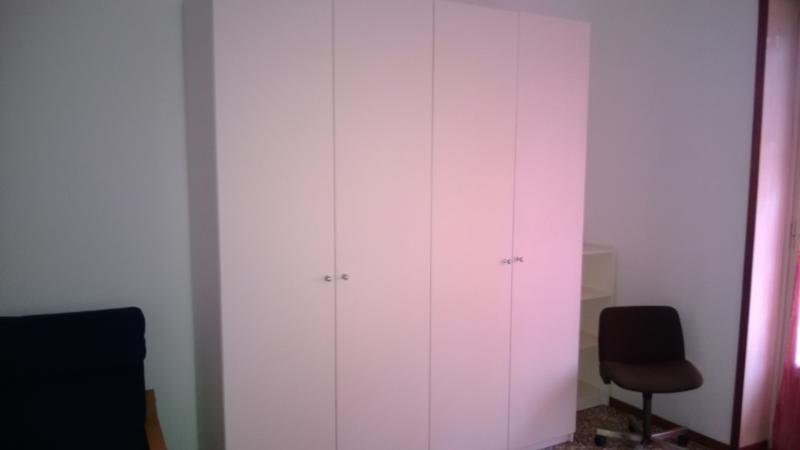 con tre ampie stanze e cucina abitabile