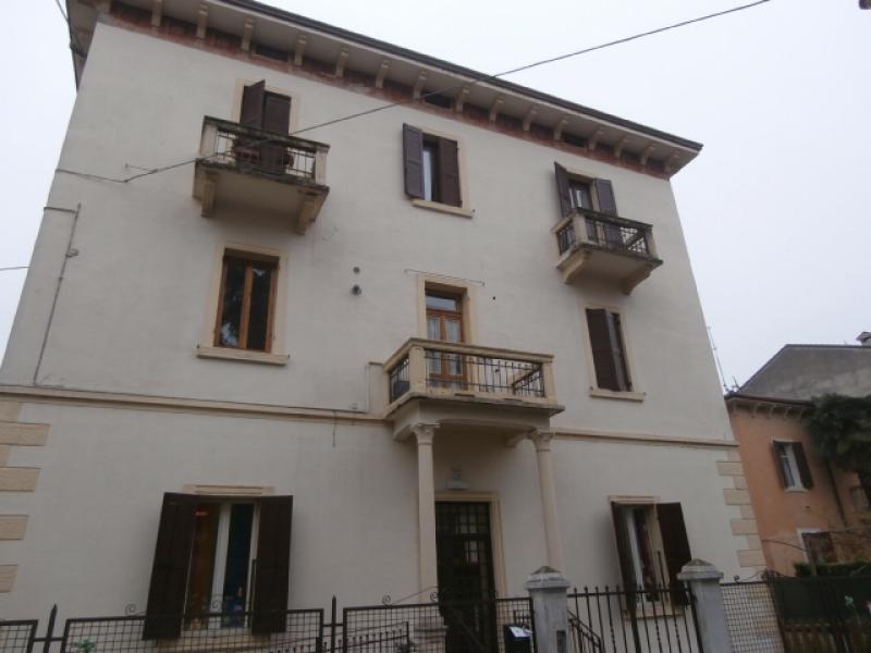 Affittasi Appartamento a Verona via lorenzi
