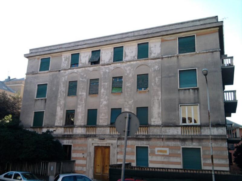 albaro stabile affitto ampia zona esterna