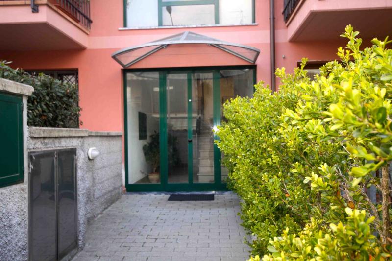 vendesi appartamento in zona tranquillissima