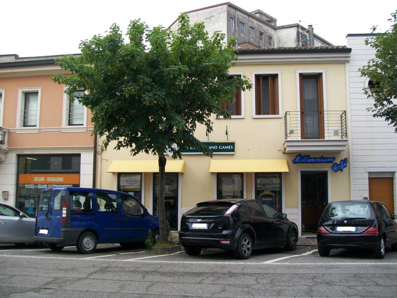 Vendesi Stabile Palazzo a Legnago via p.d. frattini  84
