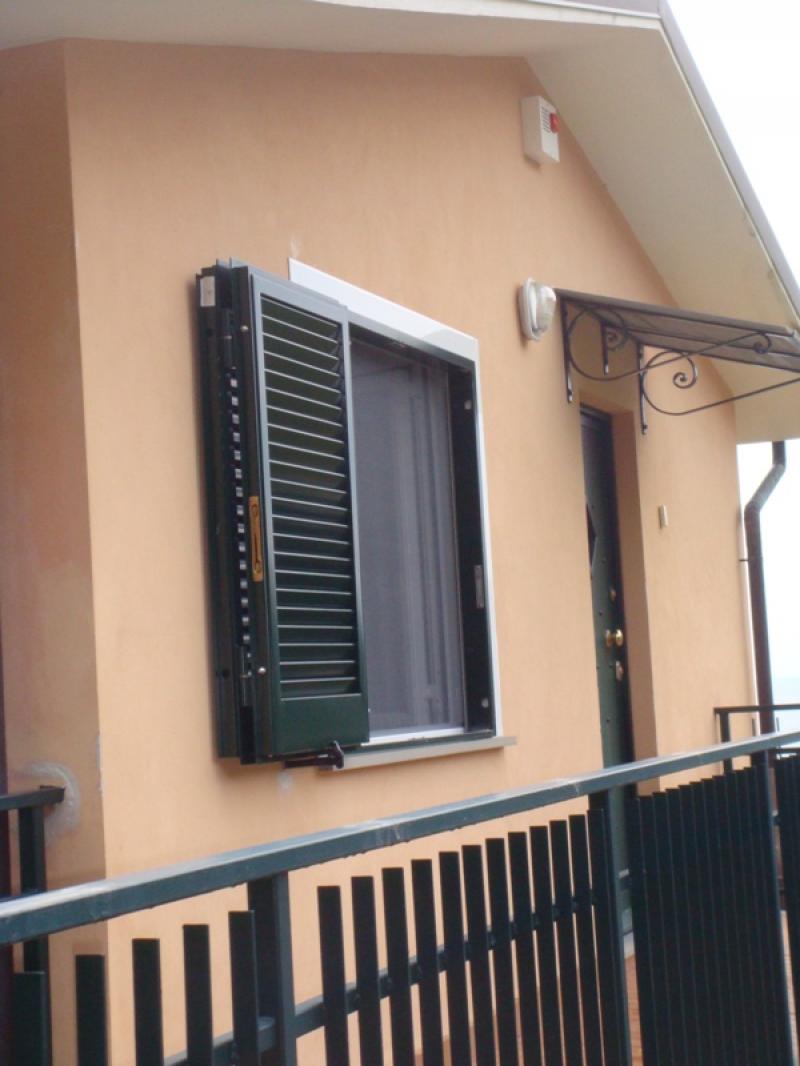 affitto ad agosto bilocale panormico con giardino a zoagli 