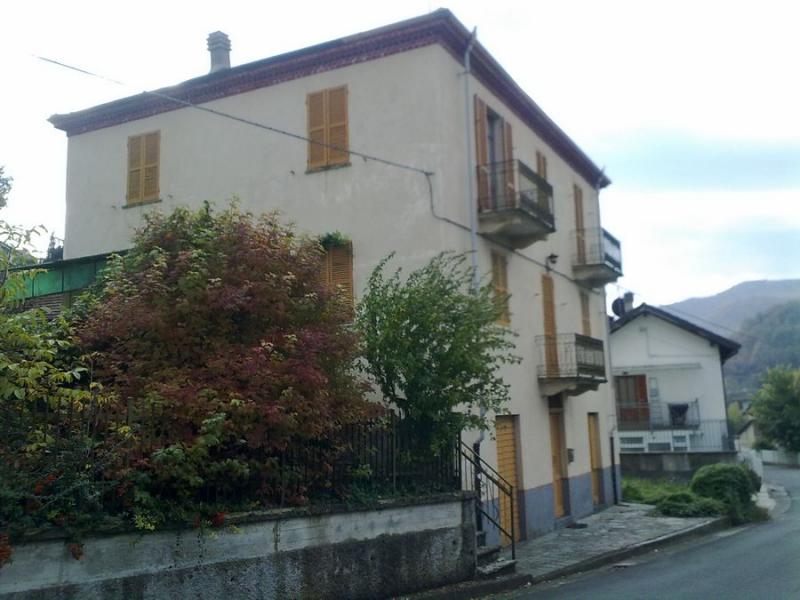 occasione! villa indipendente a pochi km dalla citta  di acqui terme.