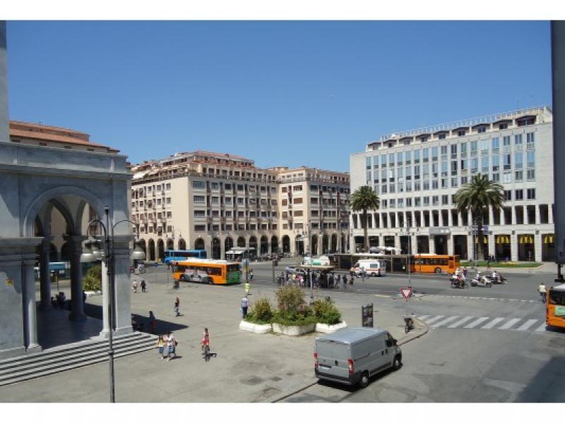 Affittasi Ufficio a Livorno piazza duomo 5