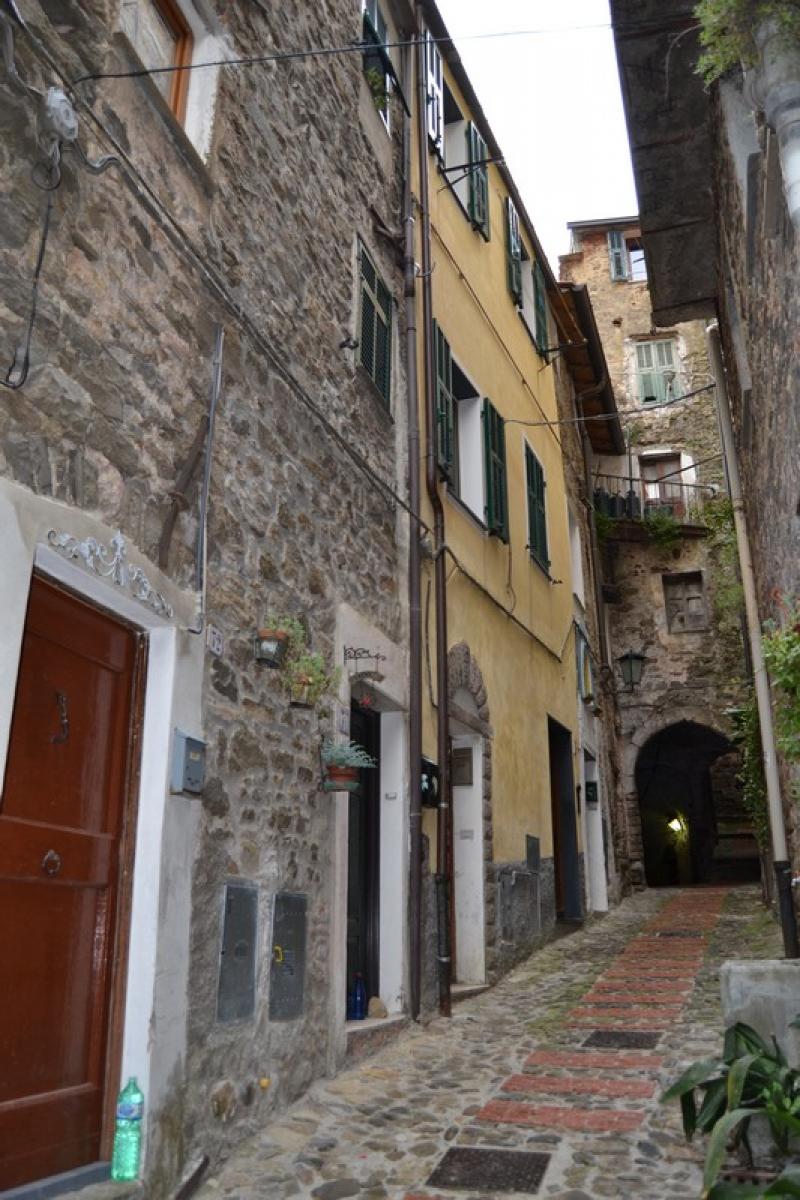 vendesi appartamento indipendente ristrutturato su due livelli