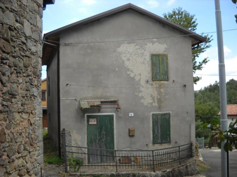 Vendesi Casa Indipendente a Ligonchio via della croce 19   loc. casalino