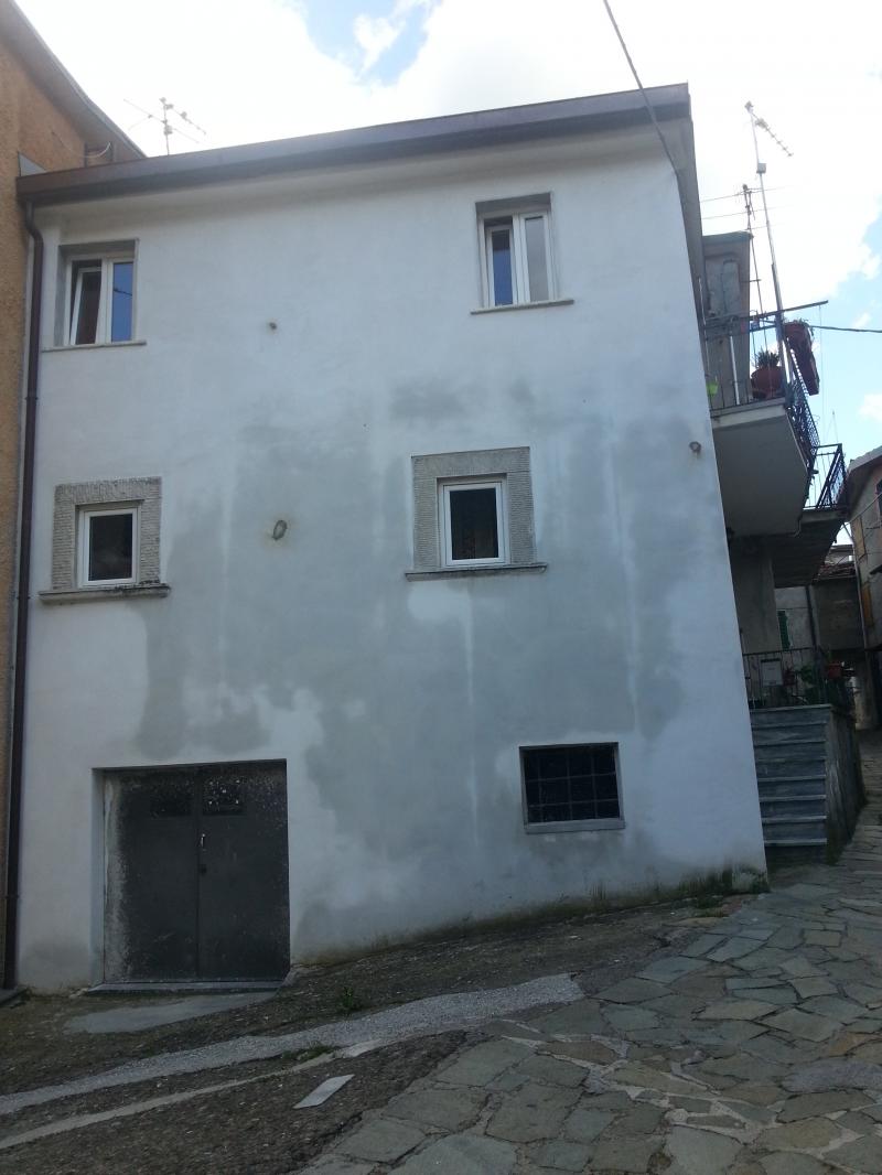 vendo in basati-seravezza lu trilocale