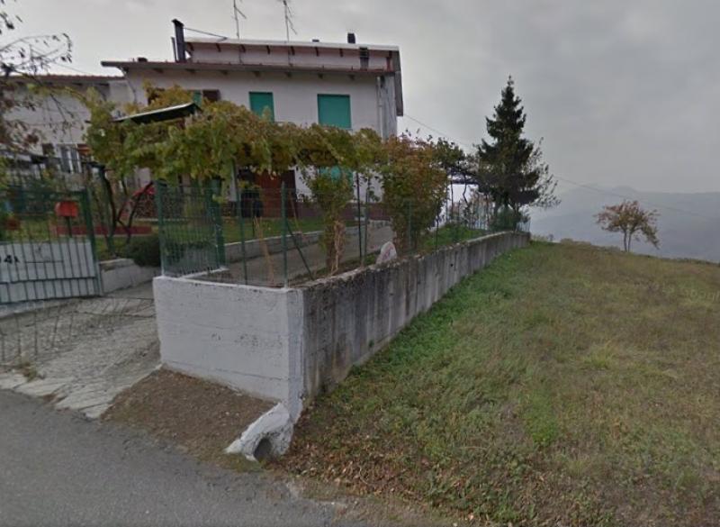 varsi colli parmensi vendo appartamento in villa con frutteto e garage di proprietà