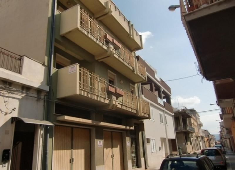ragusa, vittoria, vendesi appartamento con garage