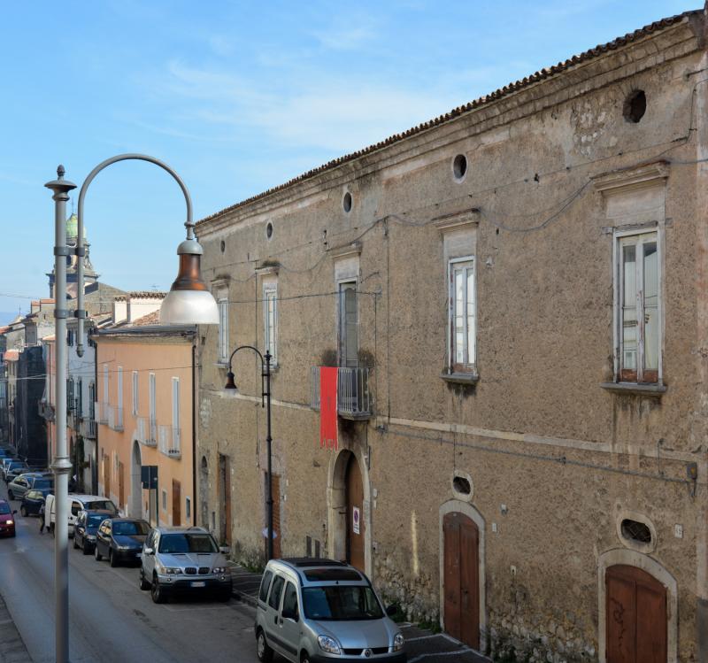 Vendesi Stabile Palazzo a Solopaca via roma 57