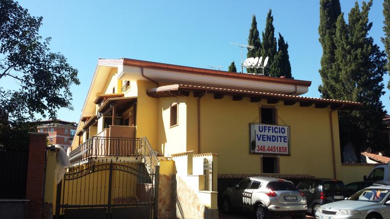 Vendesi Appartamento a Guidonia Montecelio via  roma  308, guidonia montecelio, rm