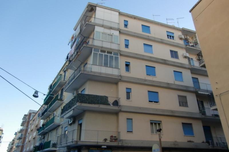 siracusa, zona gelone, affittasi appartamento arredato