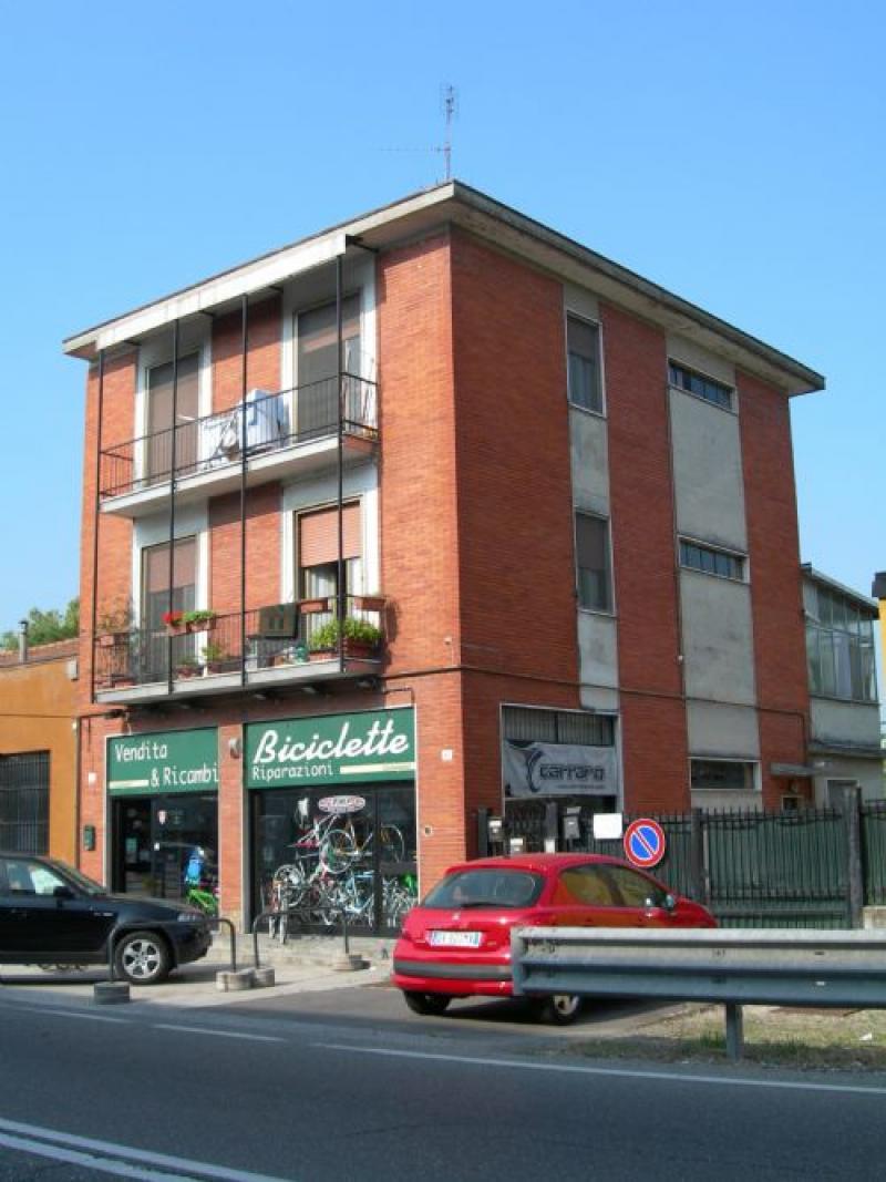 assago mi, via valleambrosia, vendita negozio