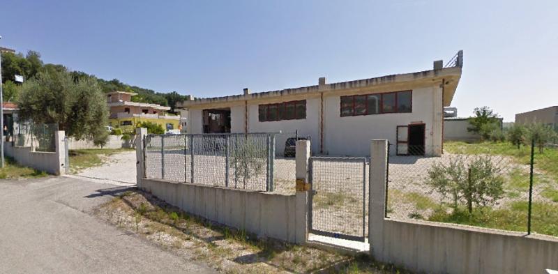 Vendesi Capannone Industriale a Bellante via dei falegnami