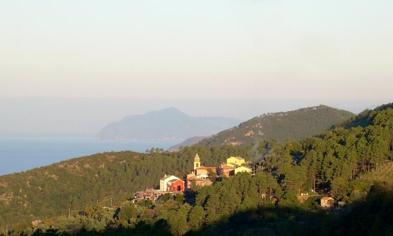 trilocale bonassola doppi servizi vista mare 