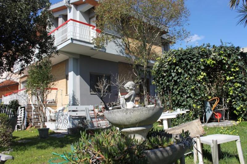 formia via appia gianola villa bif. su 2 livelli. euro 260.000