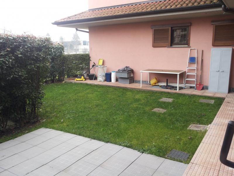 vendesi bilocale con giardino -- casalmaiocco madonnina