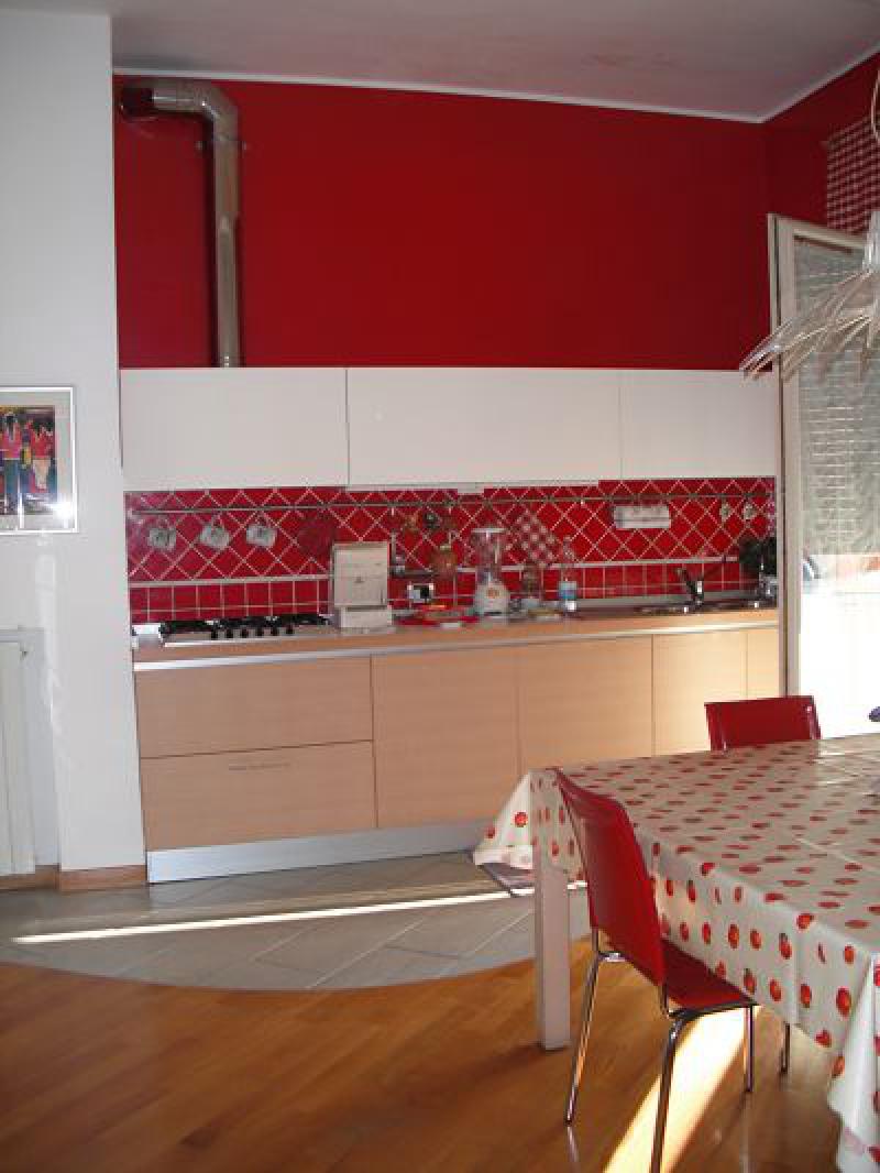 fabbricotti piano alto ristrutturato 4 camere garage e cantina 