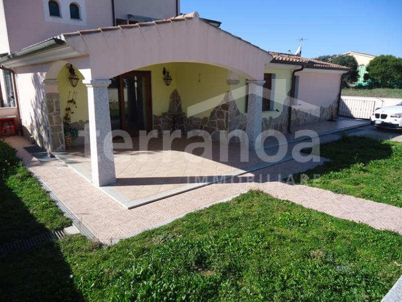 olbia villino capo schiera con giardino