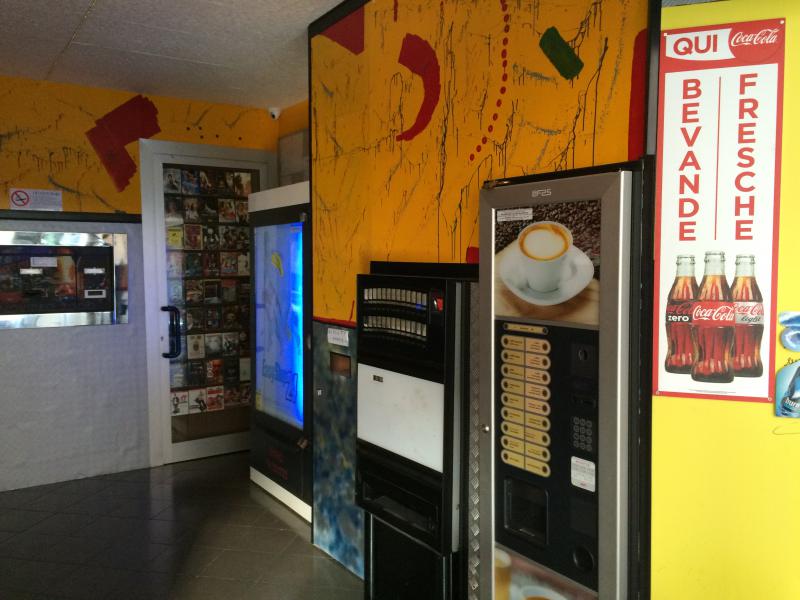 vendo negozio automatico a genova