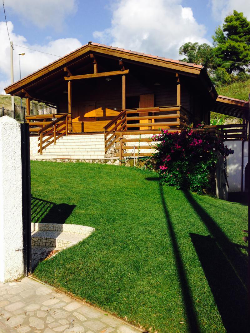 casa vacanze con piscina privata a cirella