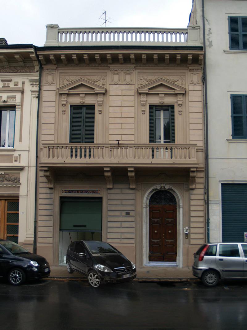 vendesi villino viareggio