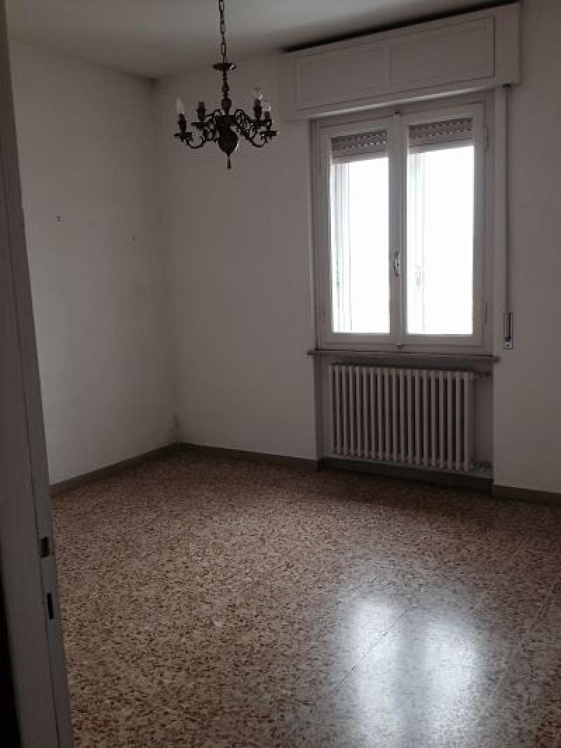 zona ospedale ultimo piano 100 mq con garage - subito disponibile