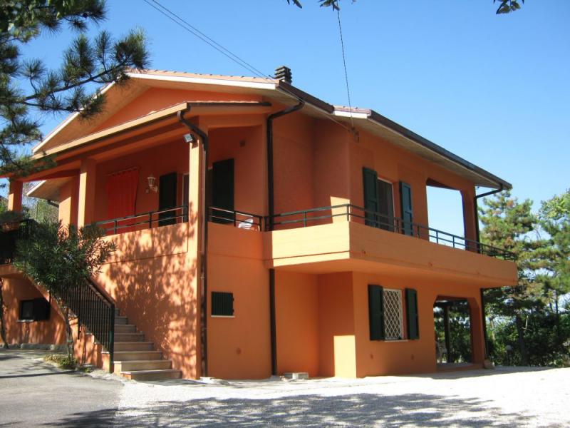 vendesi villetta indipendente vista mare  