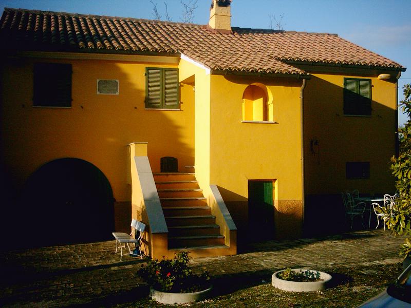 Vendesi Rustico Casale Corte a Sant'Elpidio a Mare via umbert terracini1264