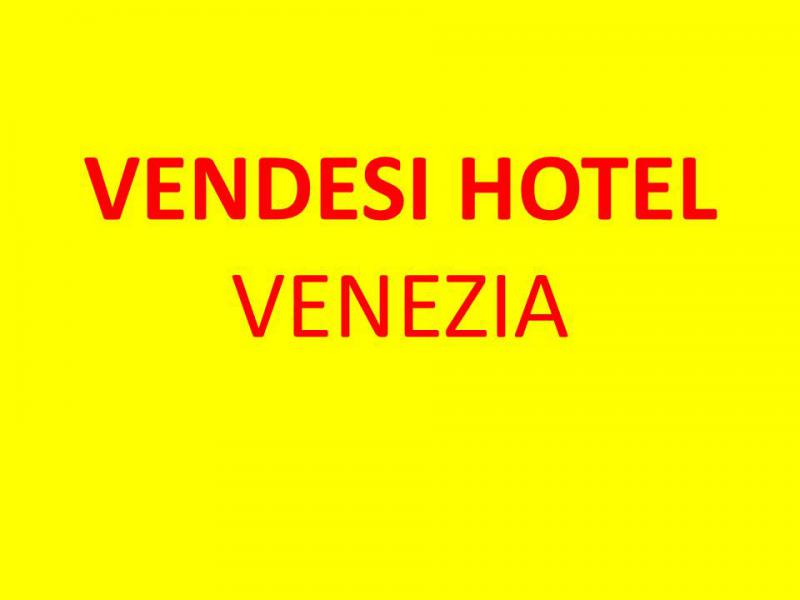 Vendesi Albergo Hotel a Venezia canal grande
