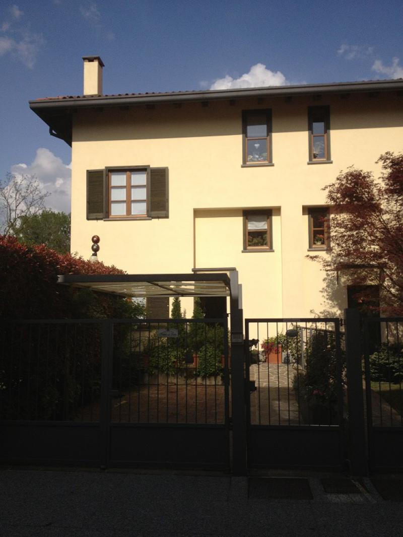 Vendesi Villa Bifamiliare a Casnate con Bernate via spluga,1